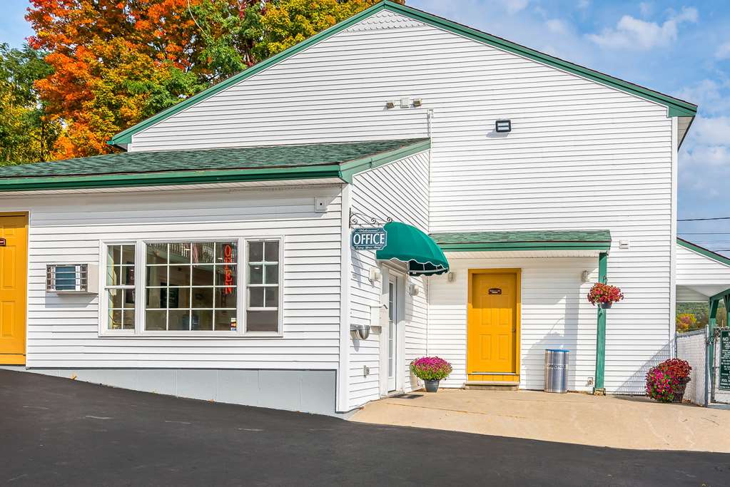 Rodeway Inn Lake George Outlets - photo 3