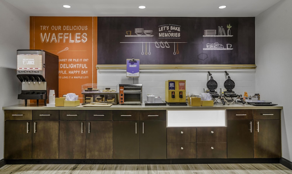 Hampton Inn & Suites by Hilton Decatur - photo 41