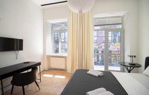 Chic 3BR Apt Near Fabrika By Wehost