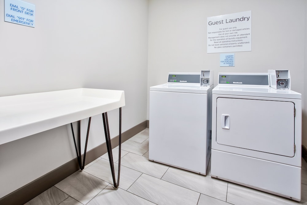 Holiday Inn Express Hotel & Suites Belleville by IHG - photo 43