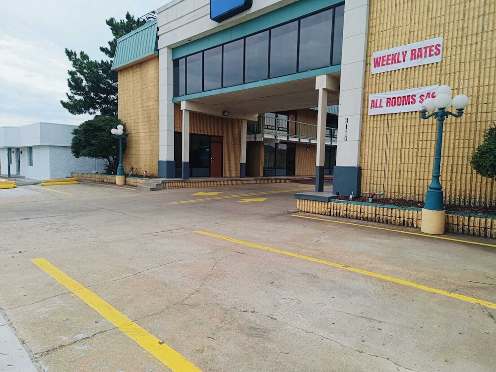 Lawton Hotel - photo 26