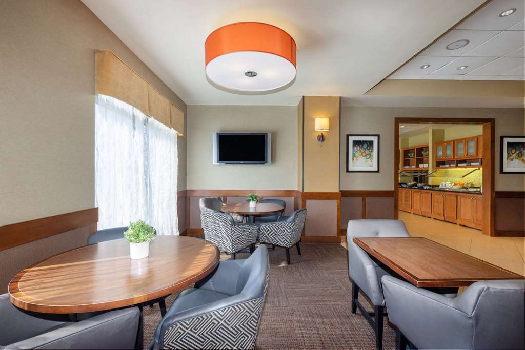 Wyndham Garden Kansas City Airport - photo 39