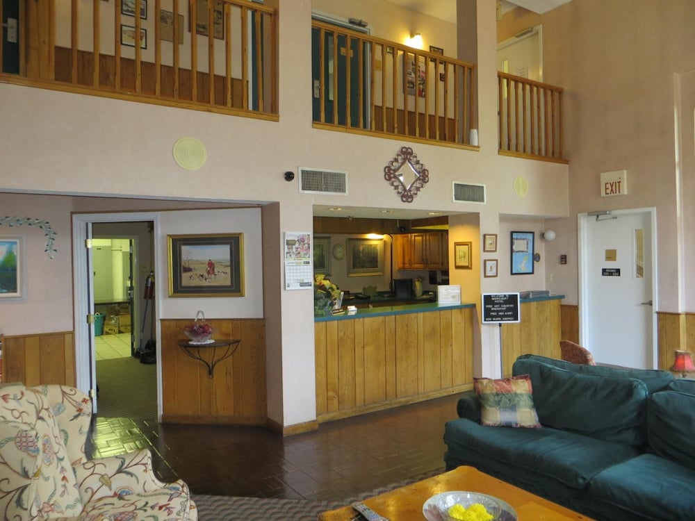 Americourt Hotel - photo 3