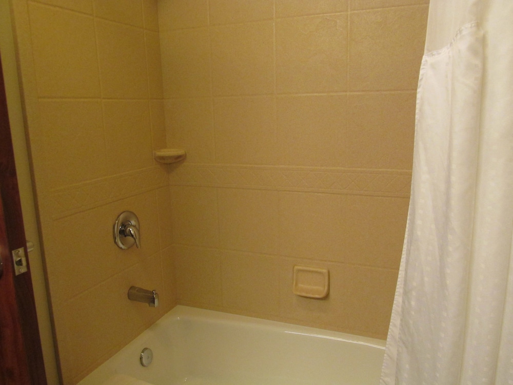 Holiday Inn Express and Suites Sioux Falls SW by IHG - photo 13