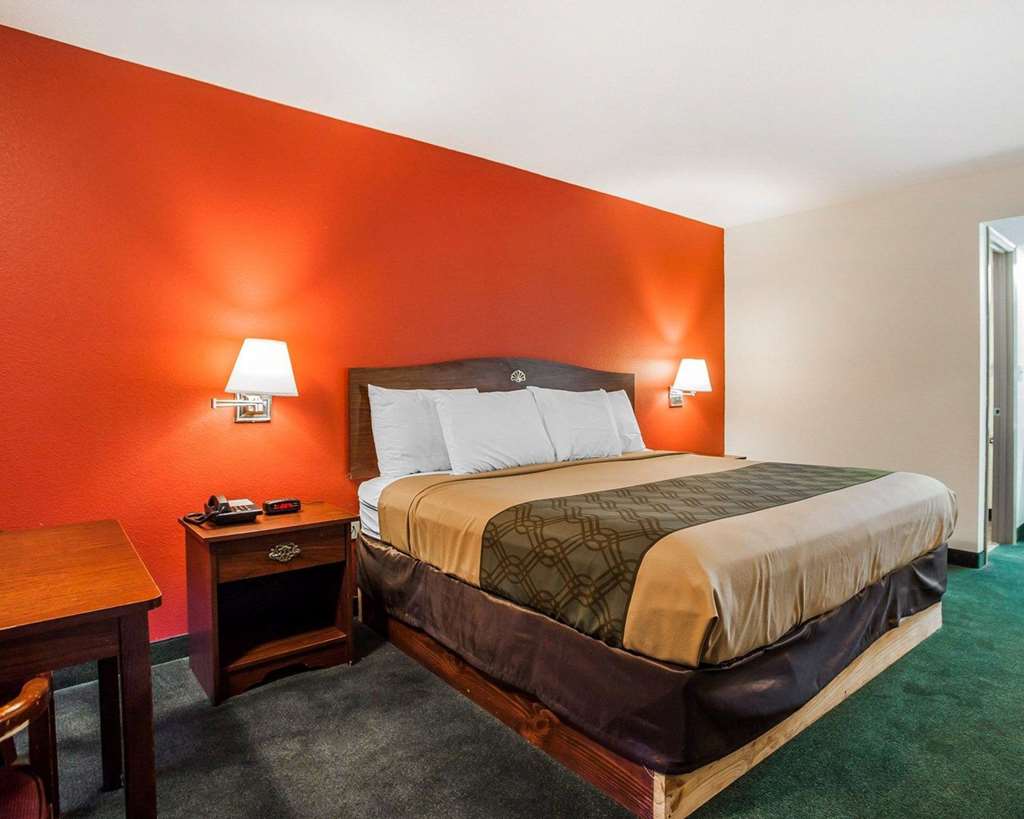 Econo Lodge Jefferson City - photo 15