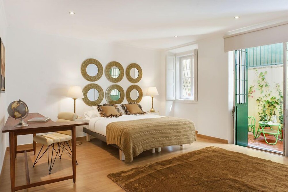 Rossio Lisbon Cheese & Wine Apartments — 4-Star Luxury Hotel in Lisbon, Portugal