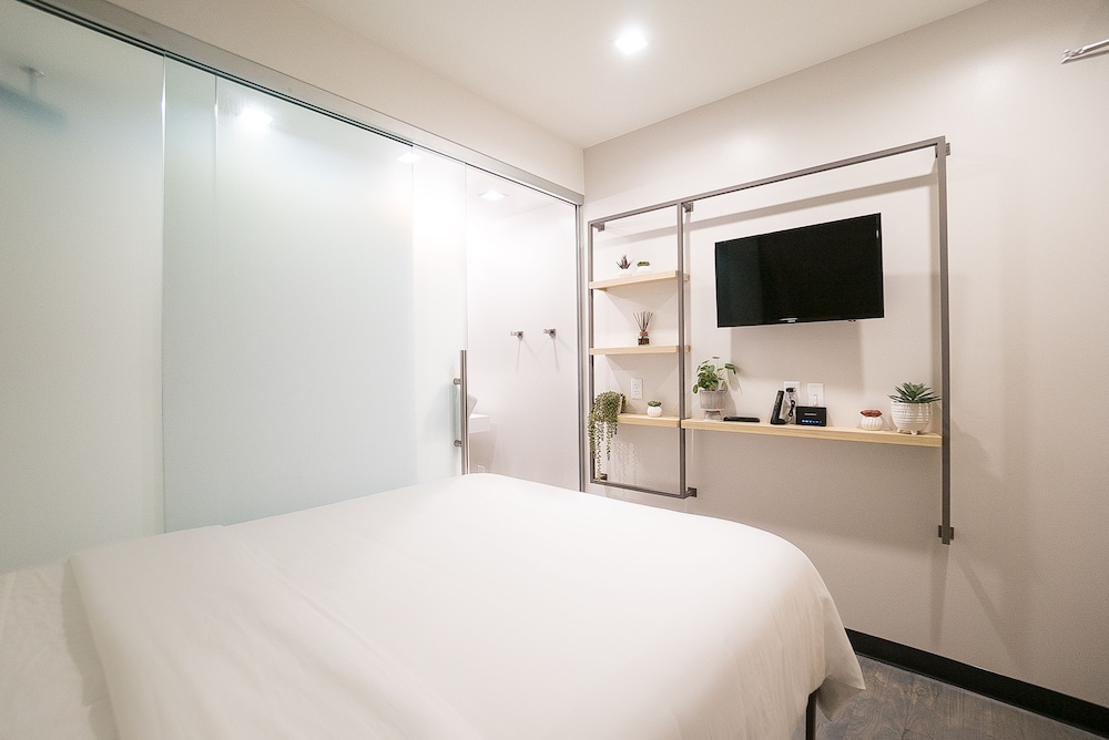 SOVA Micro Room & Social Hotel - photo 30