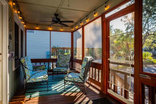 Beach Happy by Oak Island Accommodations - photo 41