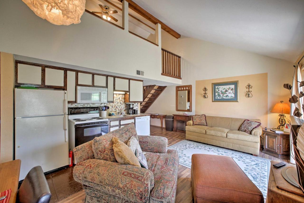 3 Mi To Titanic Museum Branson Condo with Fireplace — 4-Star Luxury Hotel in Branson, United States