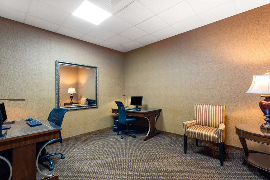 Hawthorn Extended Stay by Wyndham West Palm Beach Airport - photo 44