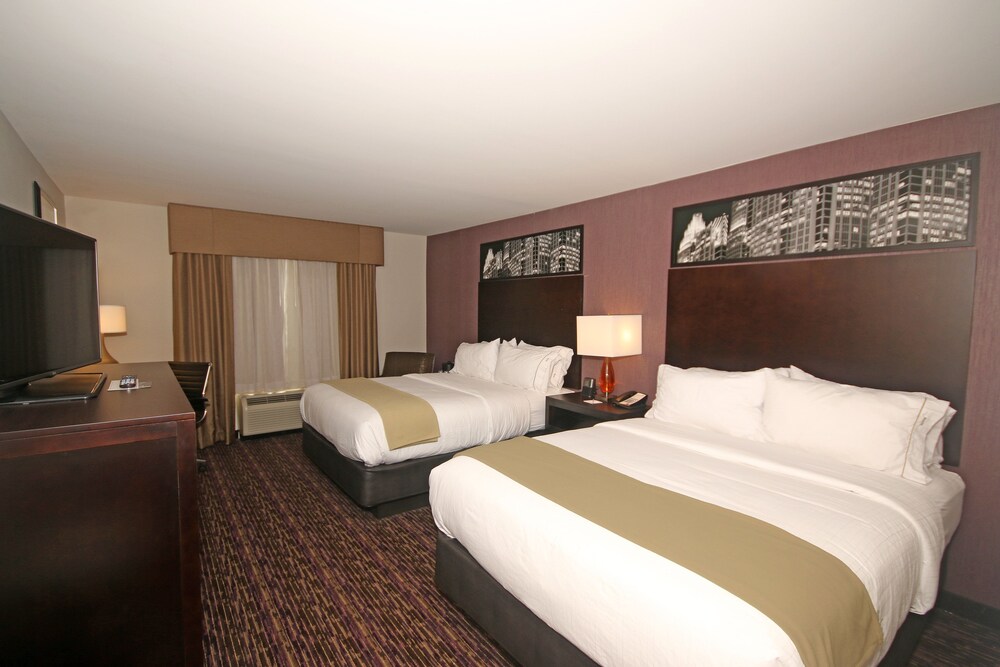 Holiday Inn Express & Suites Charlotte North by IHG - photo 9