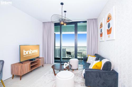 1B Silverene 1704 by bnbmehomes