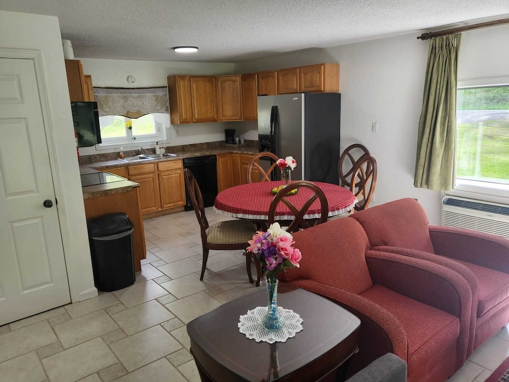 Pine Tree Inn - photo 30