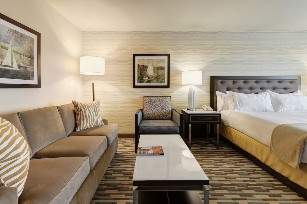 Holiday Inn Express Hotel & Suites Warwick Providence an IHG Hotel - photo 2
