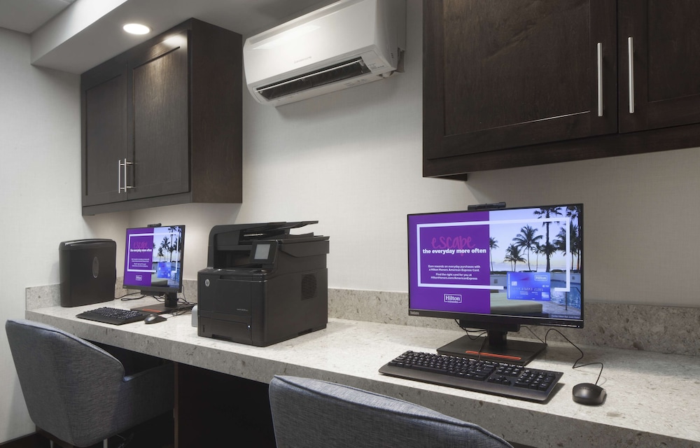 Hampton Inn Evansville - photo 31