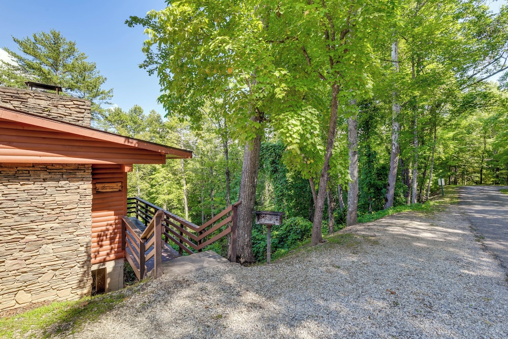 Bryson City Cabin in Smoky Mtn W resort Amenities - photo 23