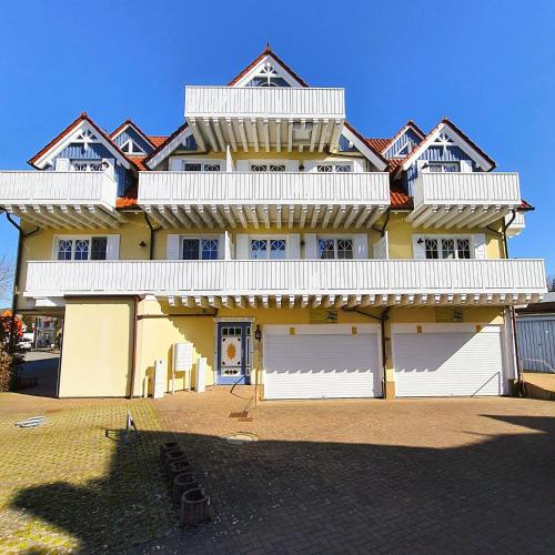 Fritz_Reuter_Str_Sonnenuhr_Whg_7 — 4-Star Luxury Hotel in Zingst, Germany
