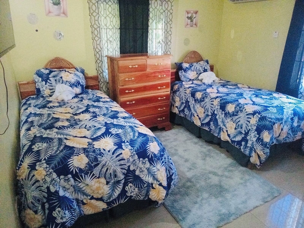 DeJee Lodging in Ocho Rios, Jamaica