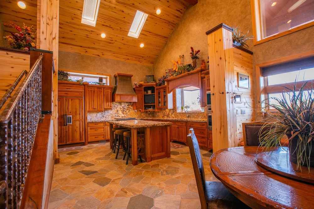Cougar Ridge Resort LLC - photo 41