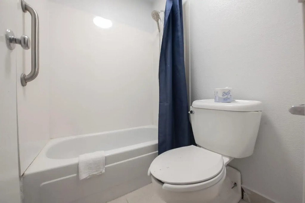 Boardwalk Suites - photo 16