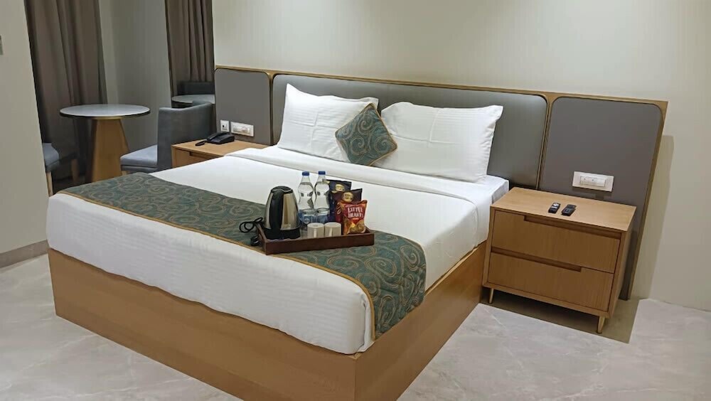 Hotel Sannidhi Emerald — hotel in Bhongir
