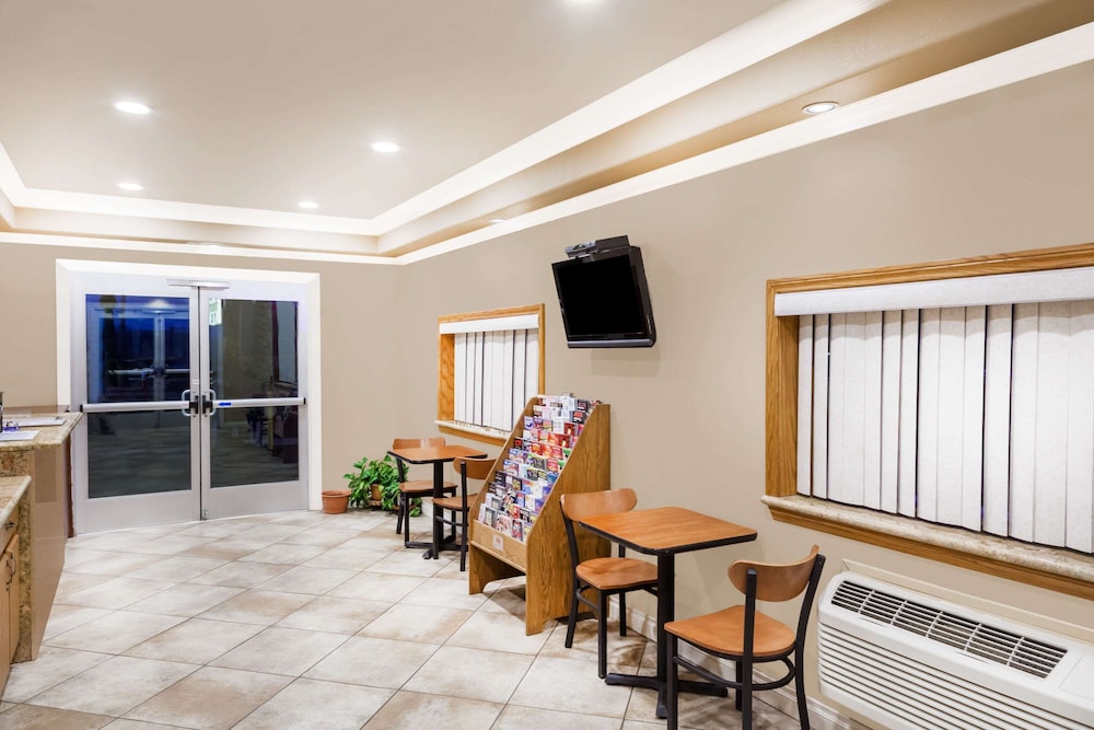 Travelodge by Wyndham Barstow - photo 2