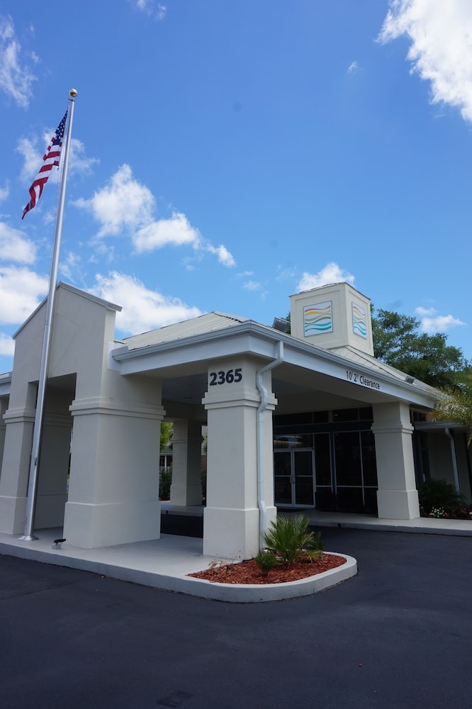 The Smart Stay Inn - photo 43