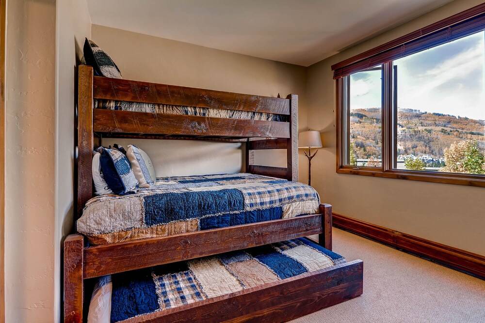 Highlands Slopeside by East West Hospitality - photo 30