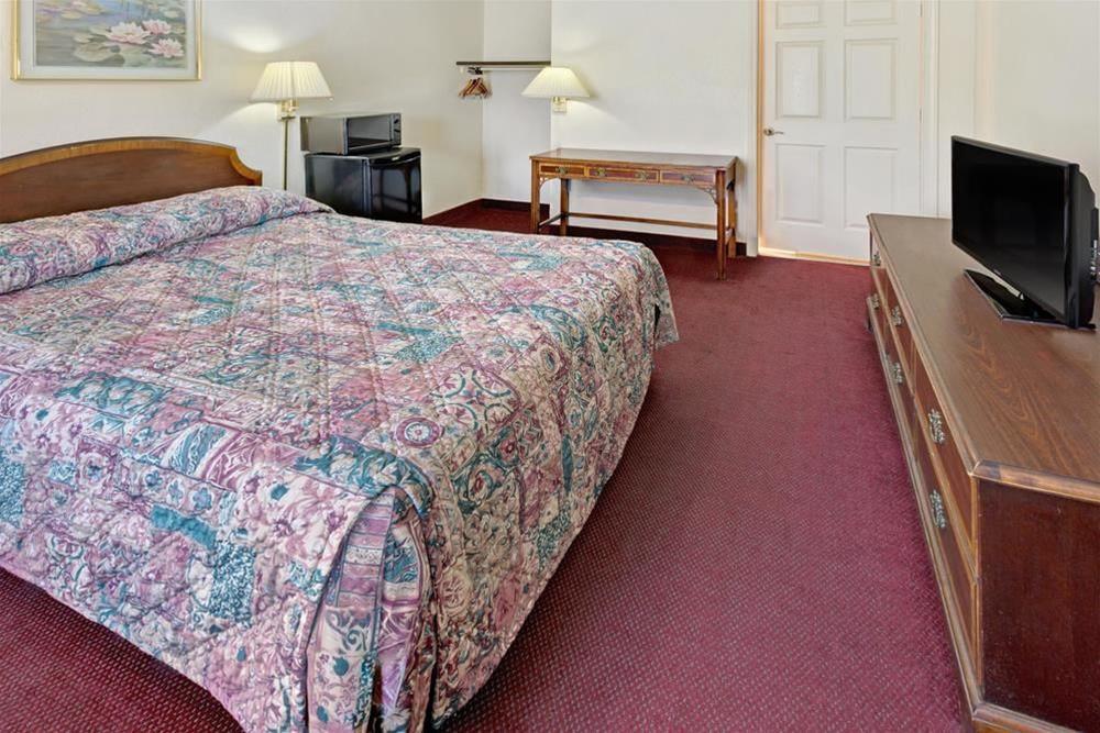 Knights Inn Pittsburgh Bridgeville - photo 2