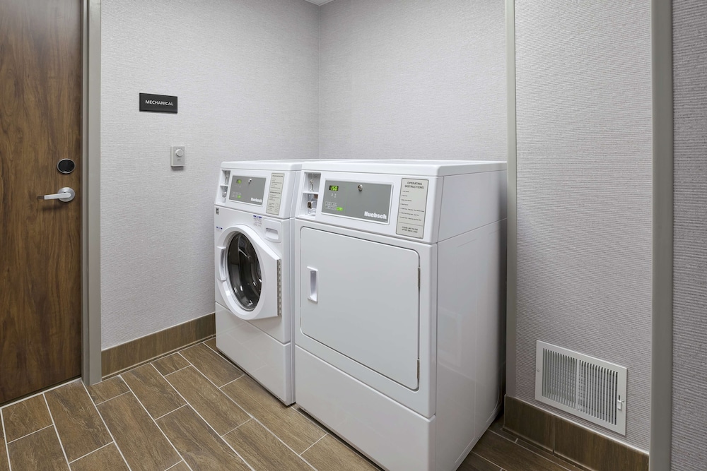 Hampton Inn & Suites Grandville Grand Rapids South - photo 21
