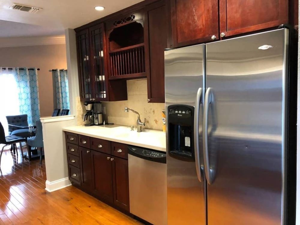 6149 Sandcrest Next TO Universal. 8 Beds. Pool. Very Clean - photo 18