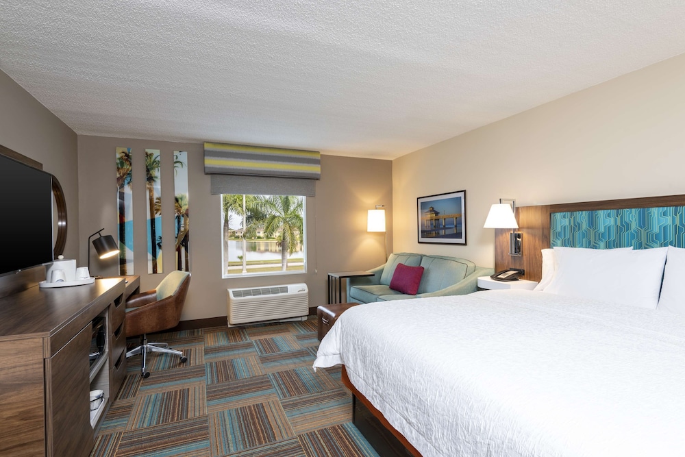 Hampton Inn & Suites Fort Myers Colonial Blvd - photo 18