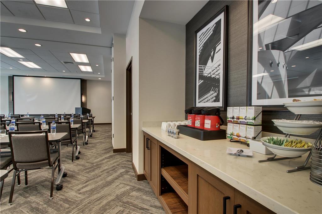 Hyatt Place Milwaukee Downtown - photo 36