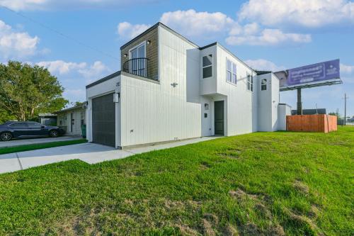 Luxury Sky View And Balconies — Baytown