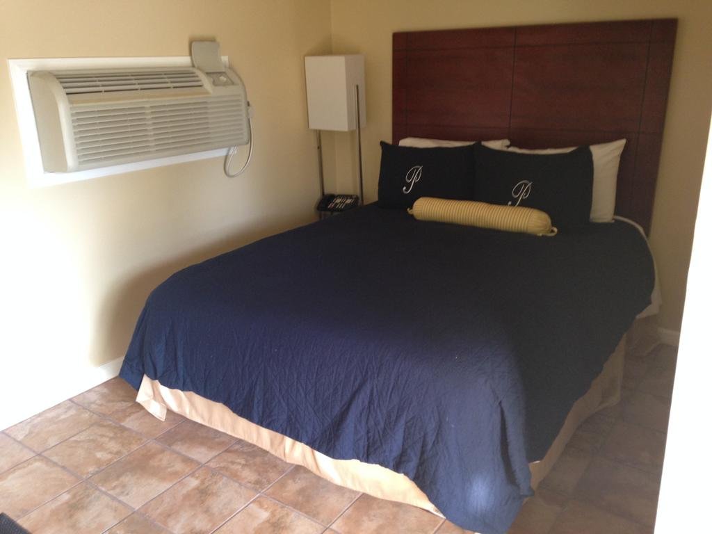 Pleasure Point Inn & Suites in Monticello, United States