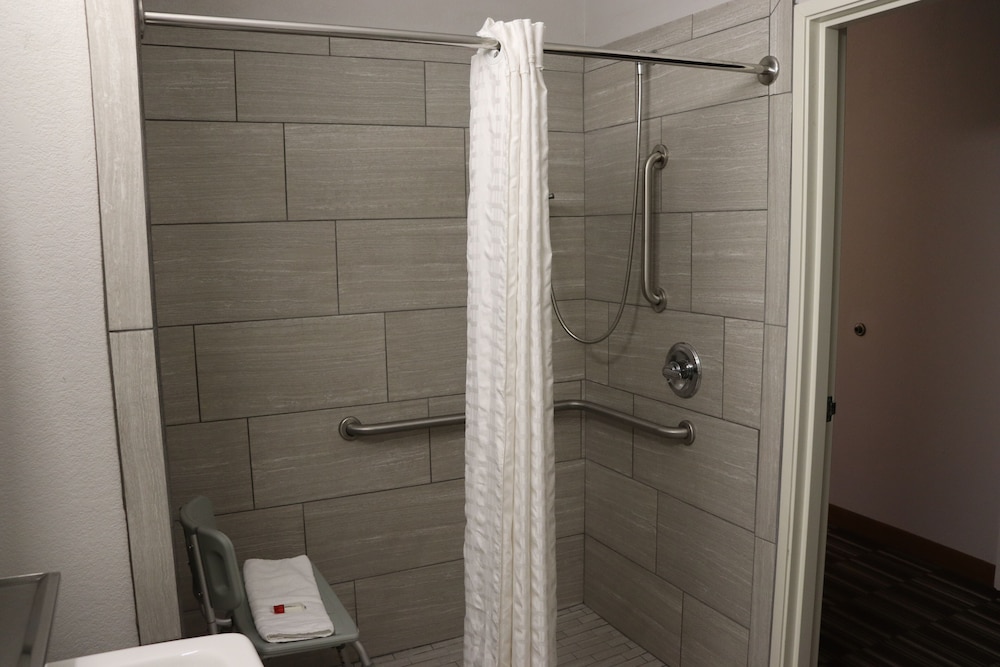 Microtel Inn & Suites by Wyndham Columbus Near Fort Benning - photo 54