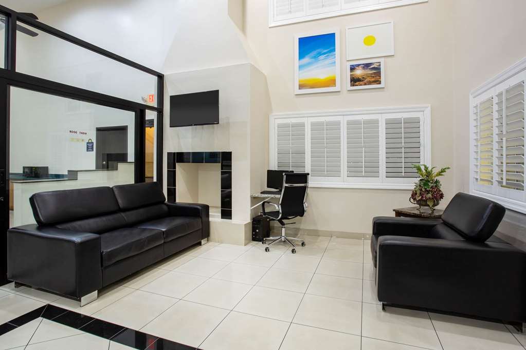 Days Inn by Wyndham Phoenix North - photo 8