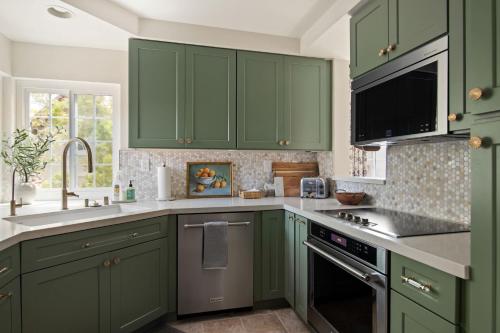 Carmel Valley 2BR with Amenities in San Diego, United States