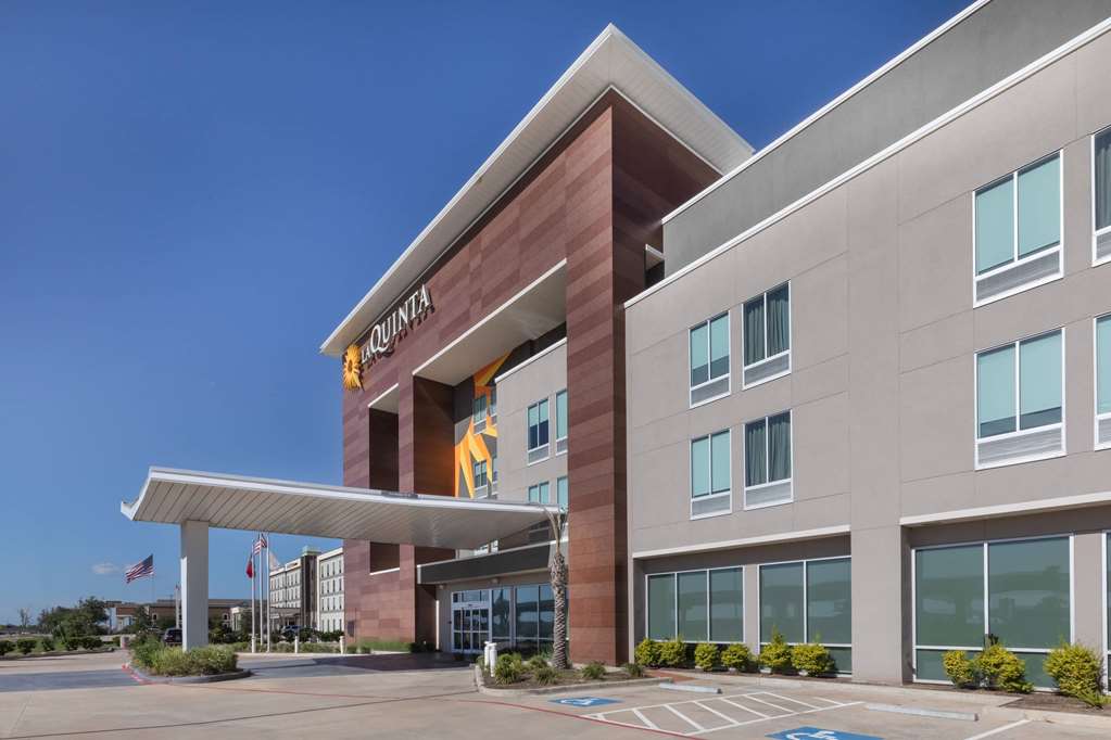 La Quinta Inn & Suites by Wyndham Texas City I 45 - photo 4