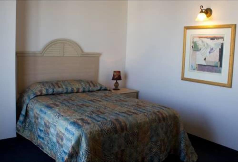 Acropolis Oceanfront Resort - photo 3