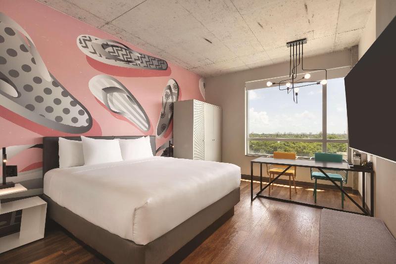Kompose Boutique Hotel Miami Airport - photo 21
