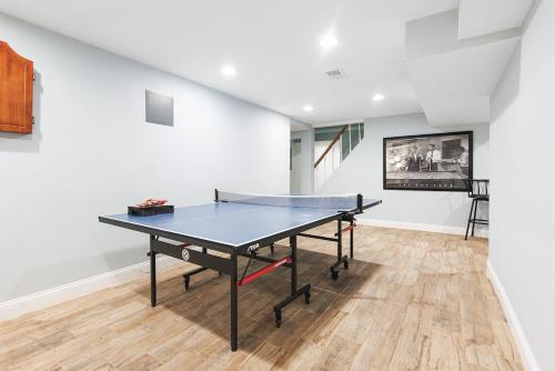 World Cup Sleeps 16 Near Stadium 7 BDR — Decatur — photo 4