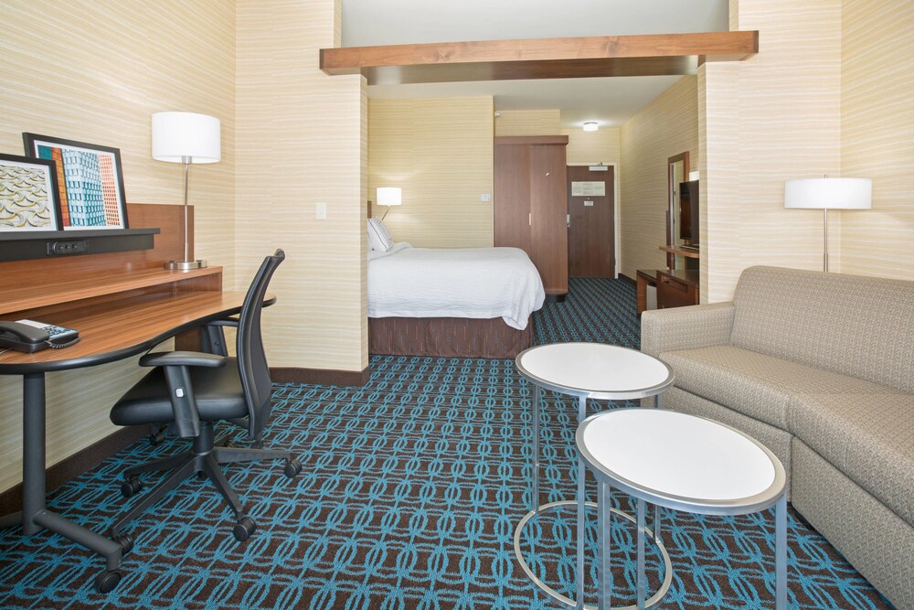 Fairfield Inn & Suites by Marriott Burlington - photo 5