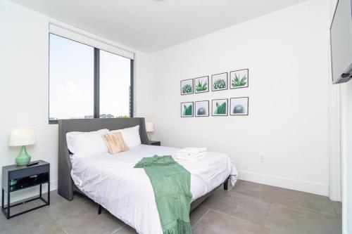 Stylish 2BR Miami Retreat Mins to Wynwood and Brickell — 4-Star Luxury Hotel in Miami, United States