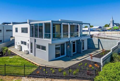 Location and luxury in Timaru — 4-Star Luxury Hotel in Timaru, New Zealand