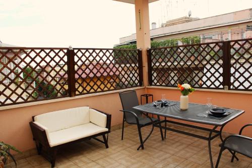 Attico con terrazza Balduina — 4-Star Luxury Hotel in Rome, Italy
