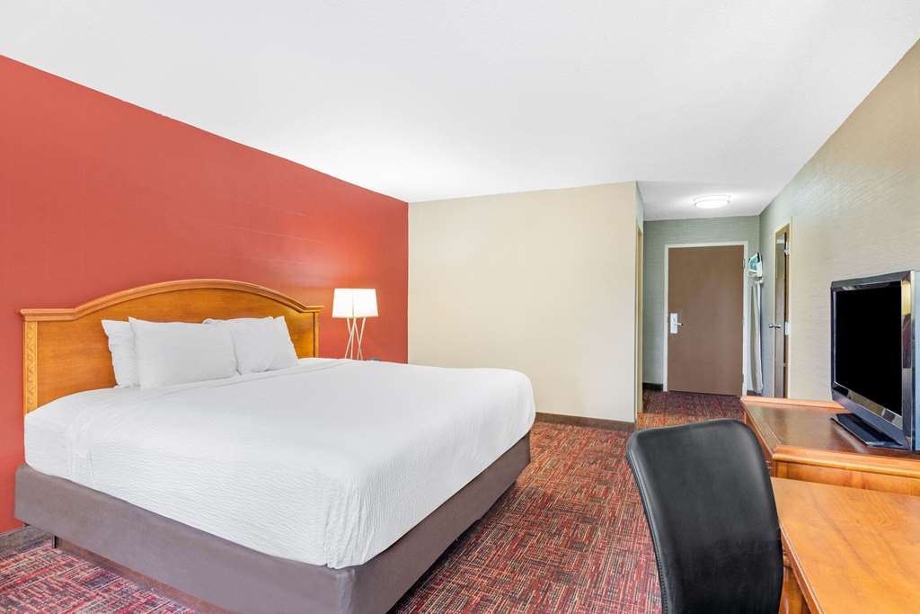 Ramada by Wyndham Grand Forks - photo 38