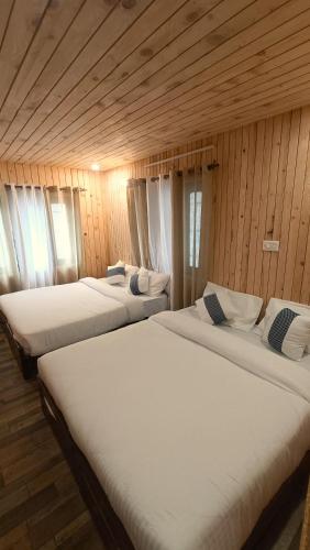 Hotel Himalayan - carbon neutral hotel in Unknown City