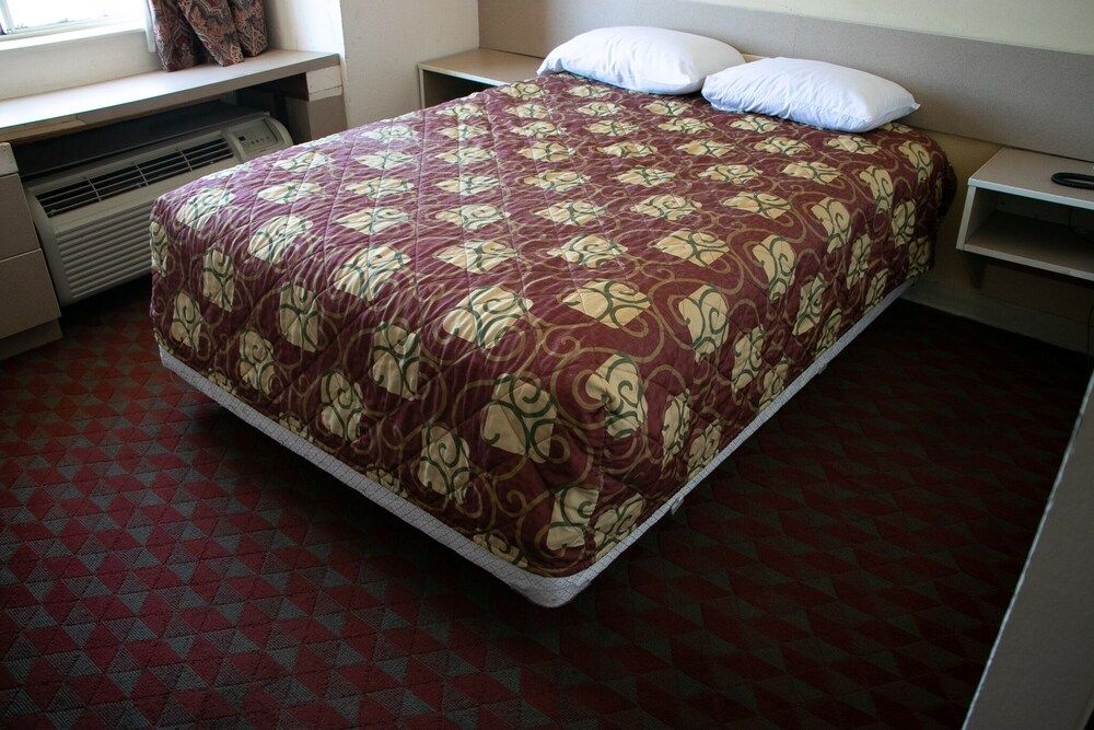 Classic Inn - photo 7