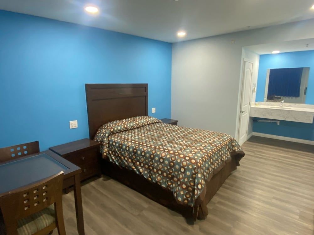 Star Inn Motel — Costa Mesa
